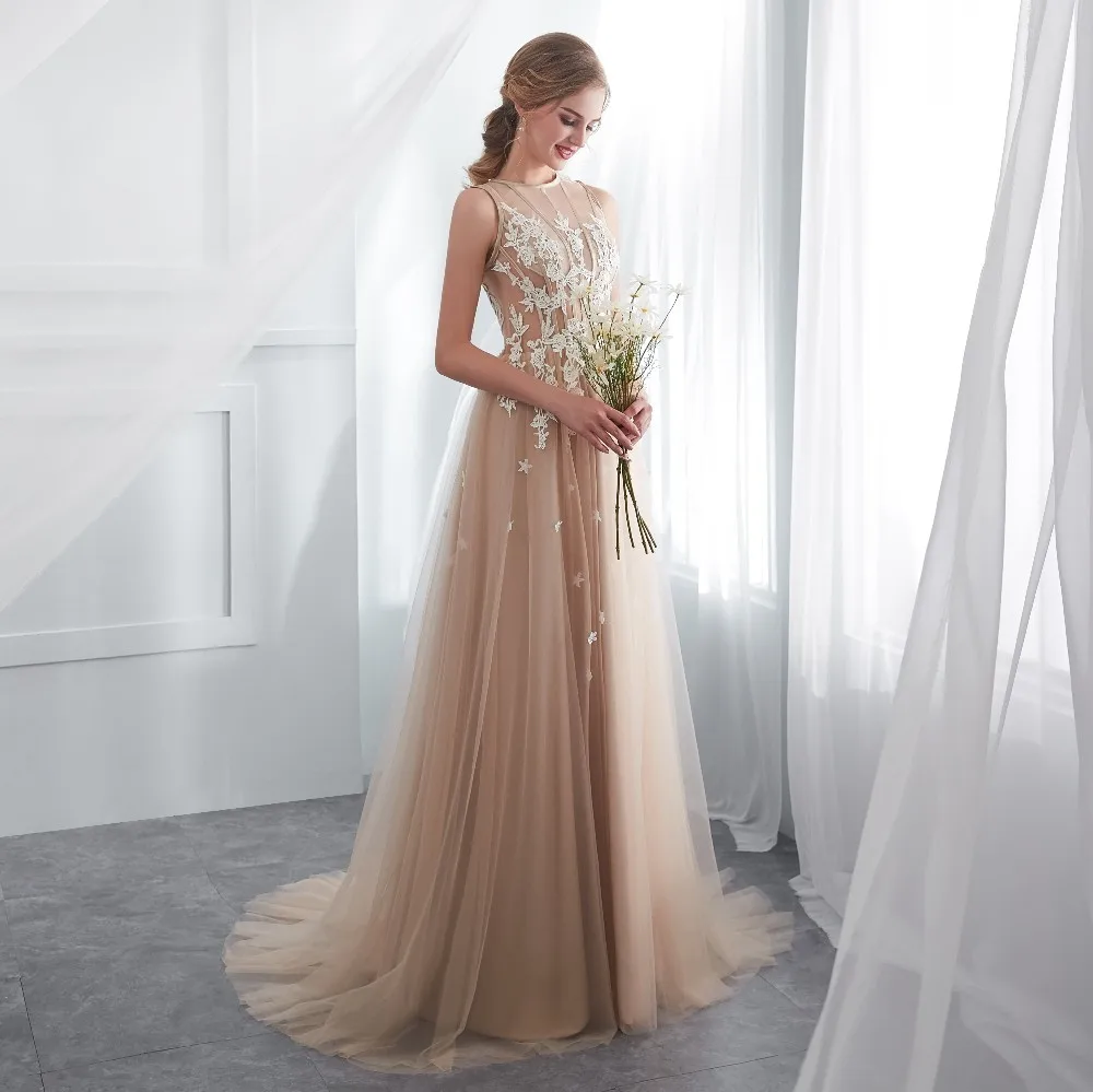 Женское вечернее платье Vivian's Bridal белое шифоновое в пол без рукавов со шлейфом |