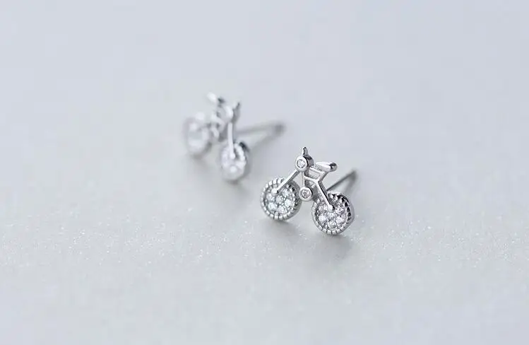 1 пара. Женские серьги гвоздики из серебра 925 пробы с фианитом|gifts glassware|gift bikegift bell |