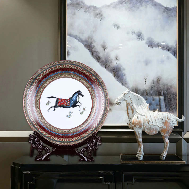 Цзиндэчжэнь лошадь керамическая декоративная пластина модные настольные