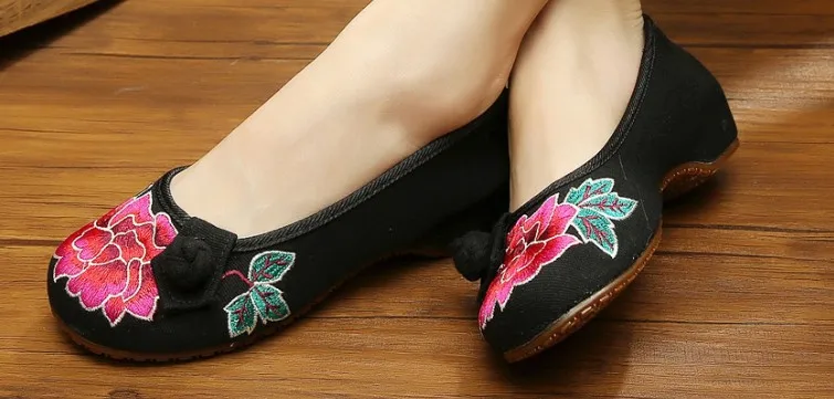 Черные и красные винтажные туфли в китайском стиле парусиновая обувь летние