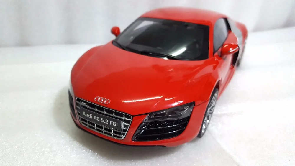 

1:18 Diecast Model for Audi R8 5.2 FSI Red Sport Car Rare Alloy Toy Car Miniature Collection Gifts