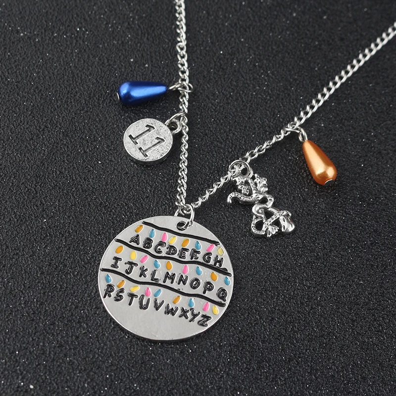 Очень странные дела ожерелье с подвеской в виде Светильник лампы бусины Handstamped