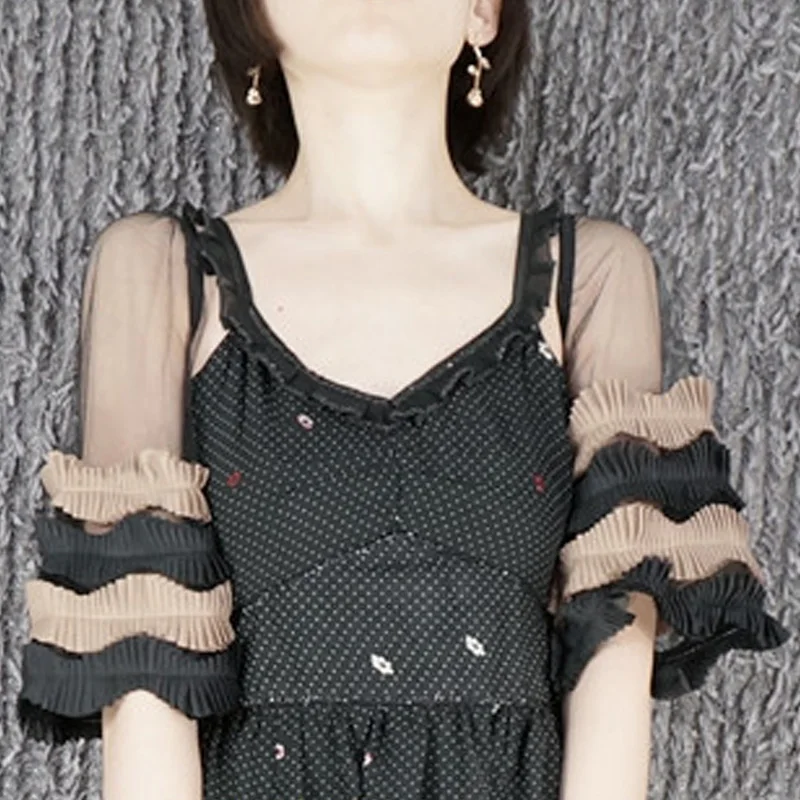 

Mysterious black lace fake sleeves decorated Fake Sleeve Decorated Cuffs Pearl Original Design Wooden Ear Multilayer Arm cuffs