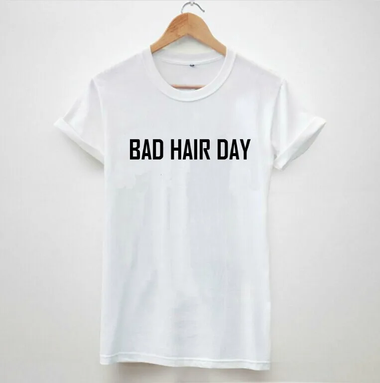 Женская футболка на случай когда плохая прическа с буквенным принтом