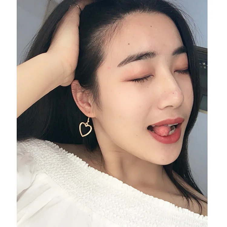 Новинка 2021 полые геометрические серьги милые золотые в форме сердца женские