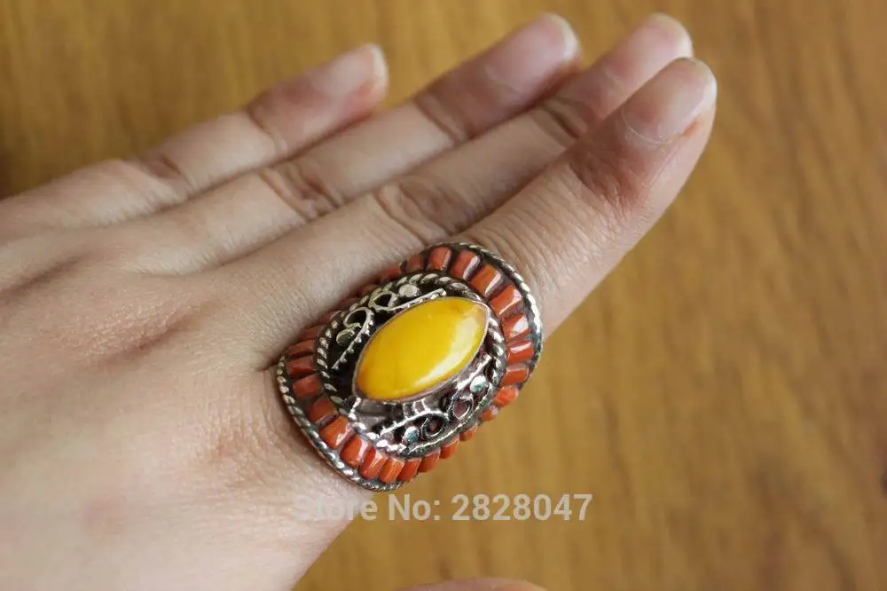 

RG255 Винтажное кольцо из тибетской меди, инкрустированное красным кораллом, пчелиный воск, ручная работа, Непал, ширина 34 мм, антикварное коль...
