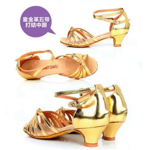 Новинка 2017 года женские босоножки на низком каблуке из сатина и кожзаменителя с