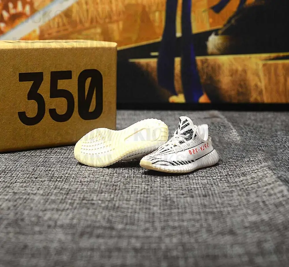 Дропшиппинг 350 белый тапки брелки 1/6 масштаб 3D Мини тапки Джордан брелок Кукла аксессуар - Цвет: a pair(naked shoe)