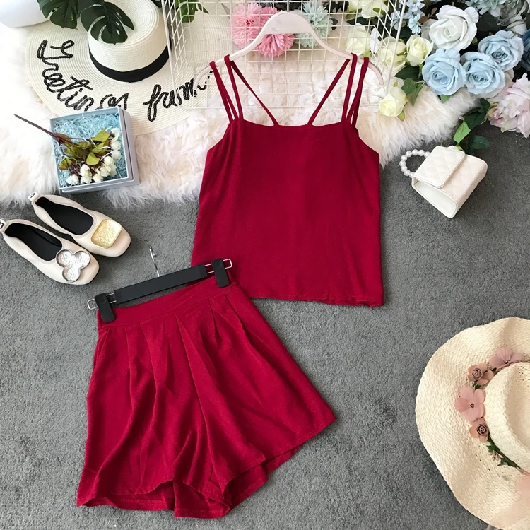 Женский комплект из двух предметов топ на бретельках без бретелек + широкие шорты