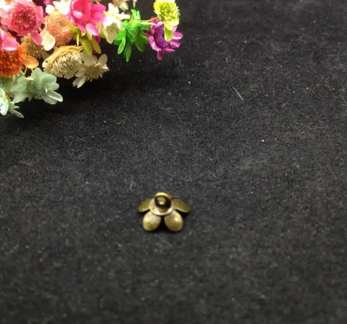 

100pieces/lot 8.5mm bronze silver gold plated to choose 5 petal beads cap pendant connector jewelry diy accessories findings