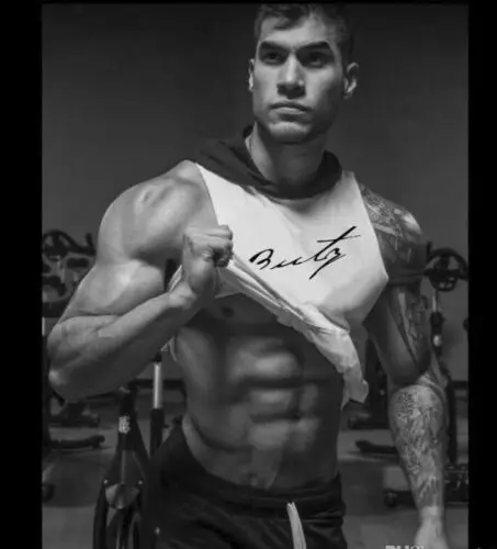 Летняя мужская повседневная майка без рукавов с цветными надписями и капюшоном