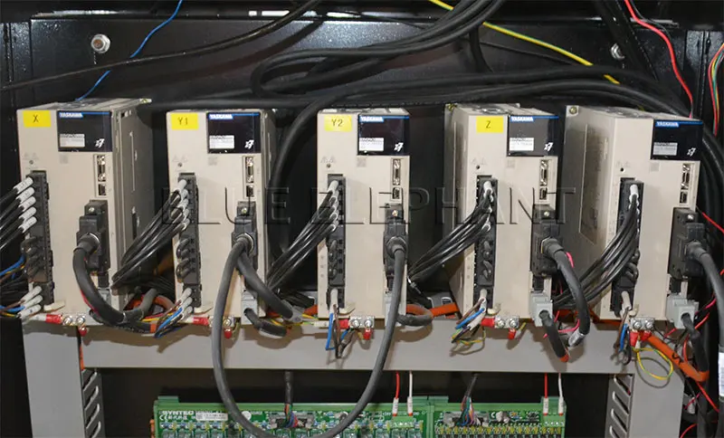 Деревянные ЧПУ роутеры с atc 4 оси гравировальная машина для дерева художественные