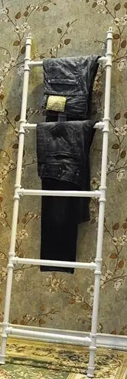Витрина для магазина одежды. Повесить вешалка на стороне wall.087