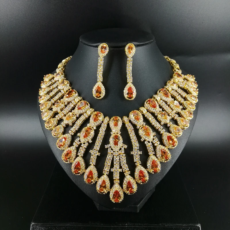 Комплект из колье и серёг с фианитами | Украшения аксессуары