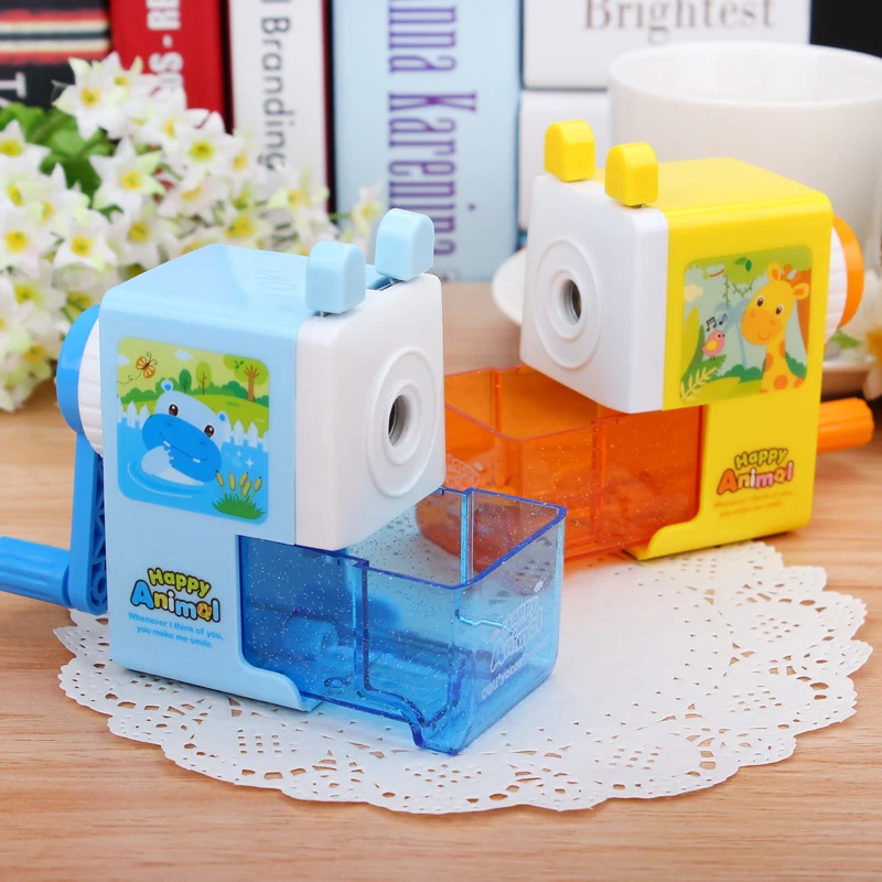 Deli 0642 students hand pencil sharpener genuine 90*42*50mm mechanical plastic Manual labor saving School supplies student used |