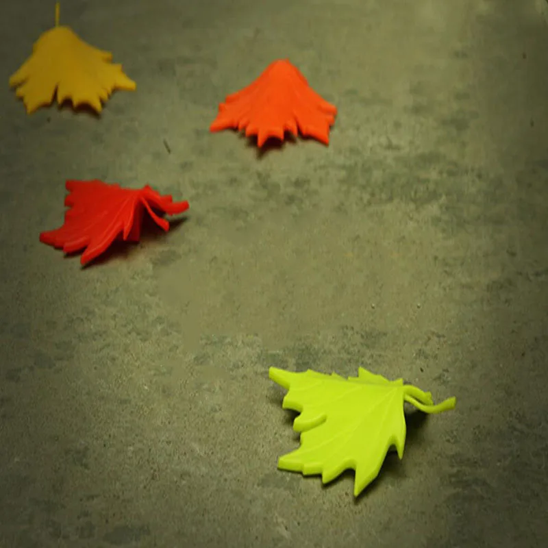 

2020 Hot Sell High Quality Maple Leaf Door File Windproof Safety Anti-collision Door Plug Door Clip Home Living Room Decorations