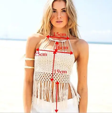 Женский белый короткий топ с лямкой на шее вязаный крючком ажурный ручной работы