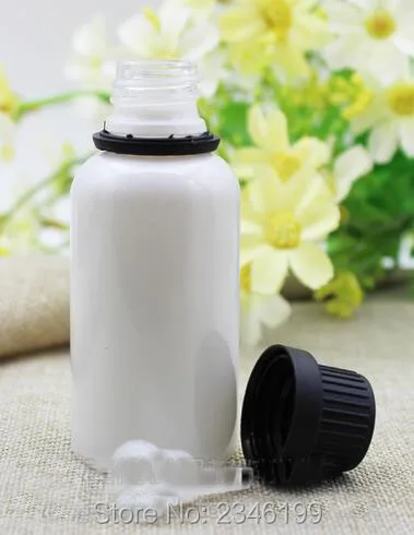 Белая стеклянная бутылка 10 г мл 20 с черной пластиковой закручивающейся крышкой