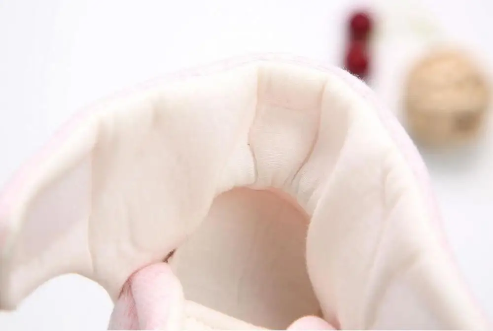 Детская обувь для новорожденных нескользящая с мягкой подошвой вышитыми