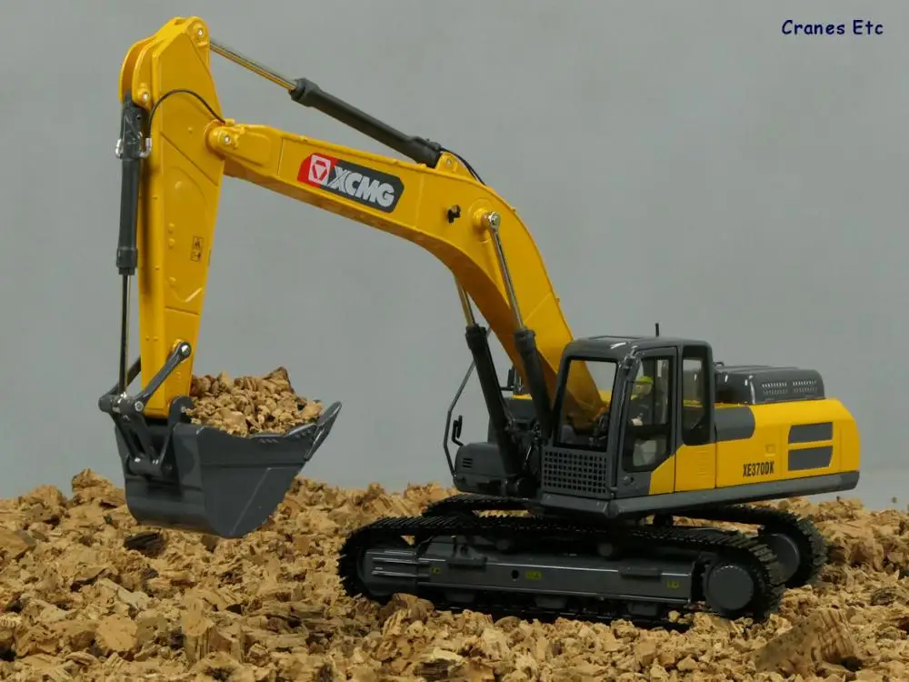 Новинка 1/30 литые под давлением металлические строительные модели для XCMG XE370 модель экскаватора, кукла "водитель", коллекция, подарок, копия