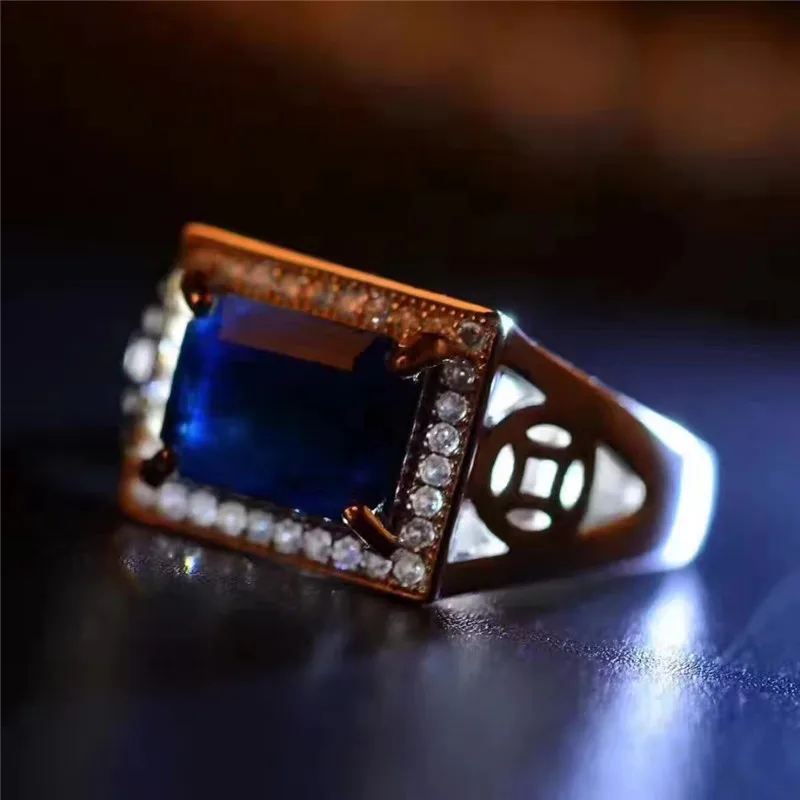 Мужское кольцо с натуральным сапфиром прямоугольное из серебра 925 пробы