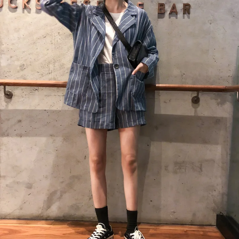2019 Real Shot Spring New Loose Striped Jacket Small Suit Female + Wild Shorts Two-piece |
