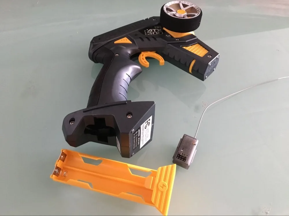 Радиопередатчик ARRMA AR390058 3 канальный Радиоуправляемый 2 4 ГГц для осевого HPI ATX