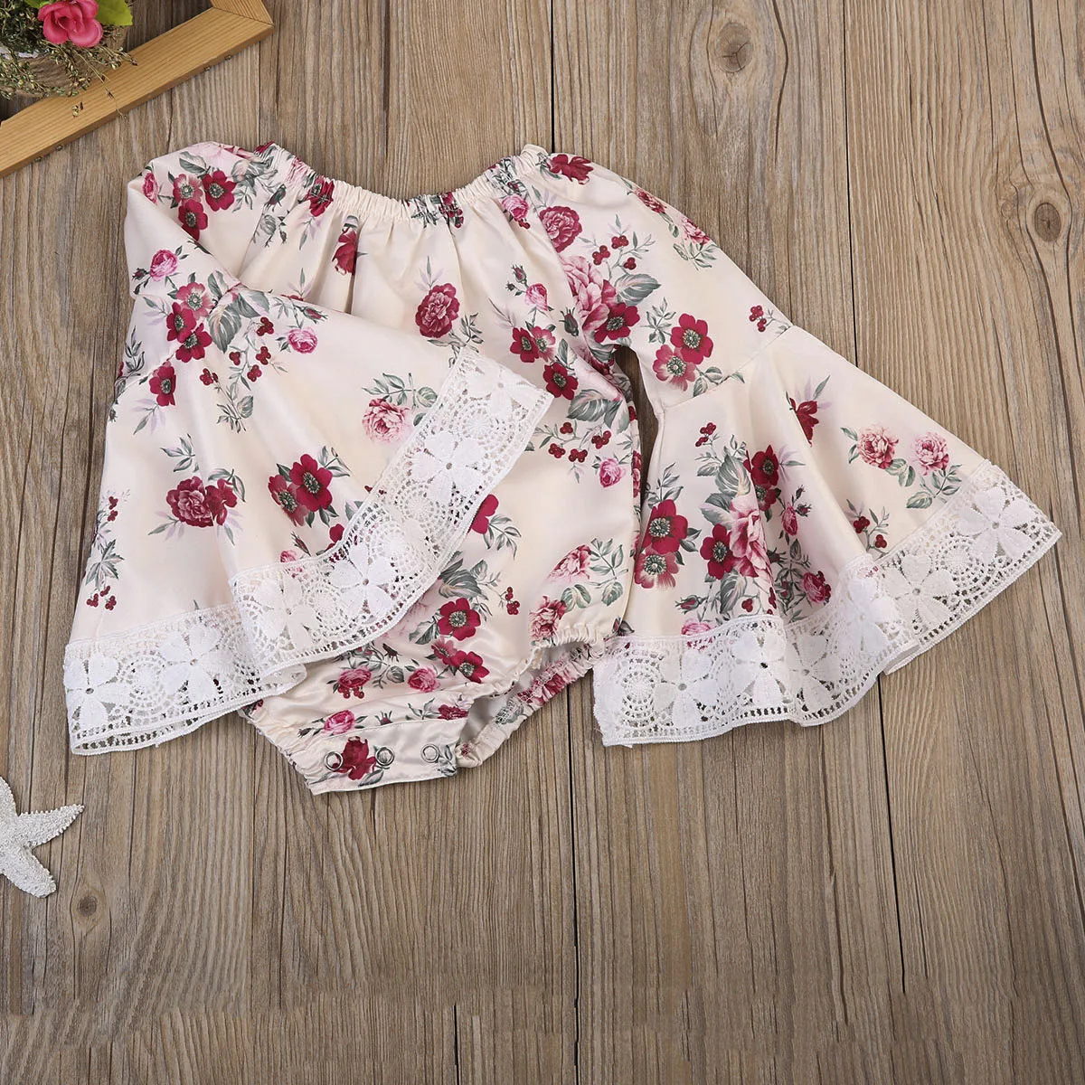 Одежда для новорожденных девочек кружевной комбинезон с цветочным рисунком