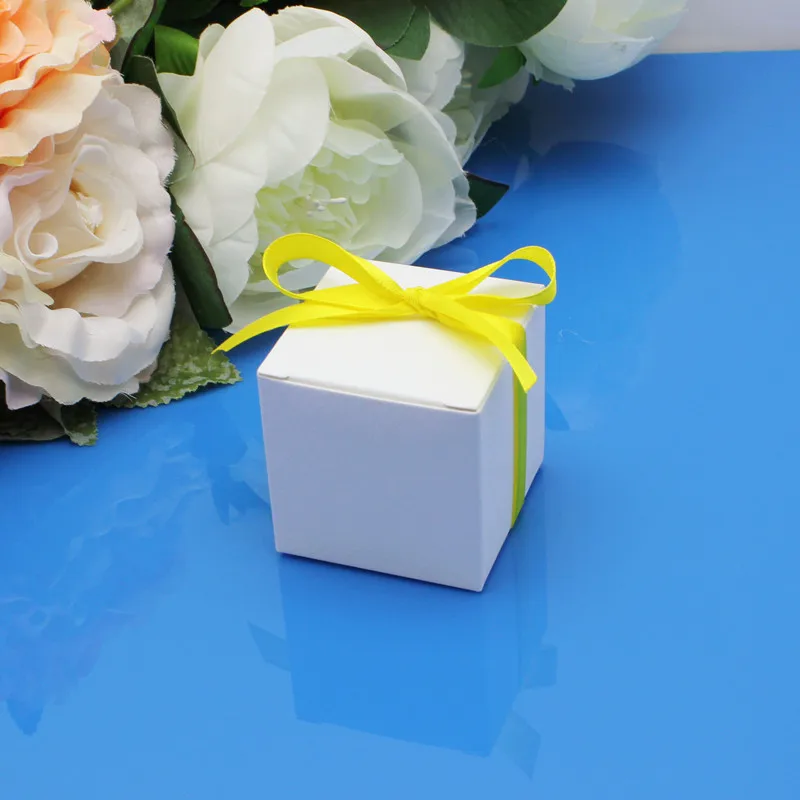 gift box B 50 шт в партии Белая Квадратная бумага для свадебной вечеринки стаканчики для вечеринки, подарков под заказ имя коробка для шоколада конфет держатель для гостей - Цвет: gift box B