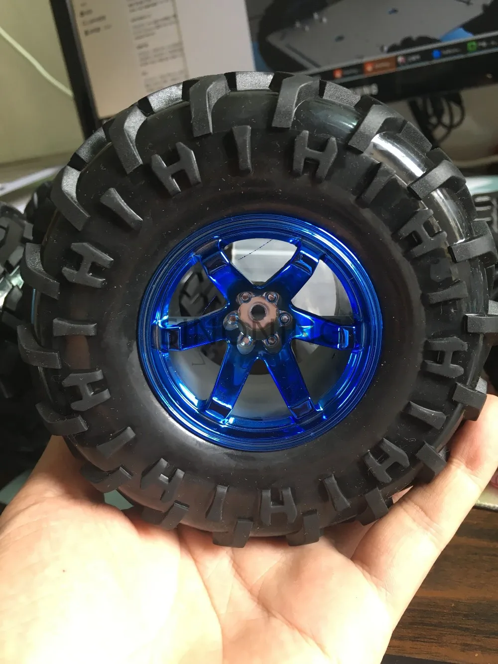 

130mm diameter supper big robot car wheel diameter:130 mm thickness:60mm weight:157g