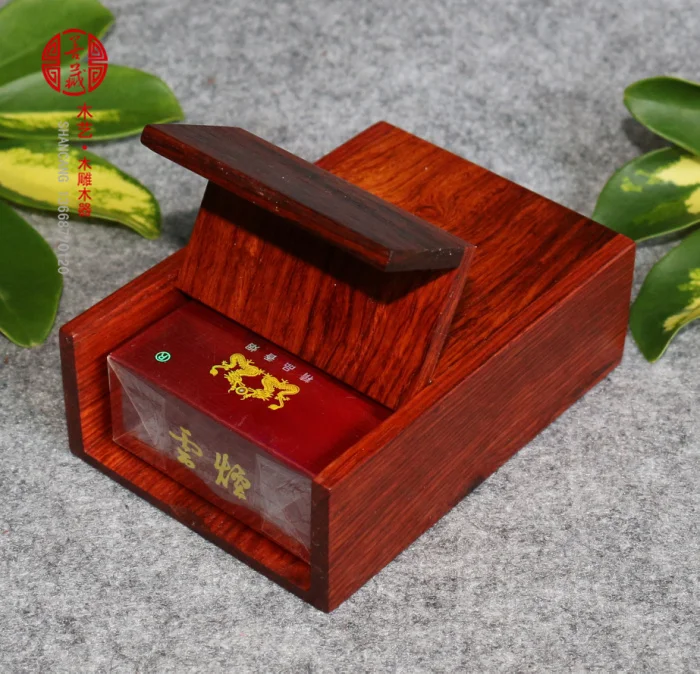 Футляр для карт с именем Бирма пачка из красного дерева и натуральной древесины