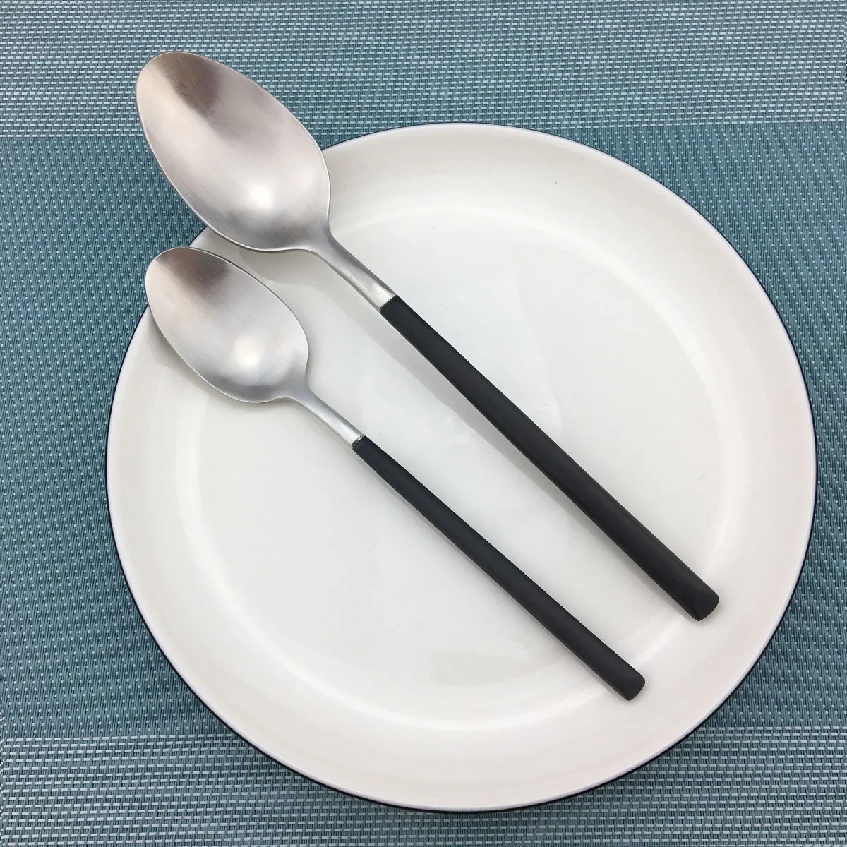 2018 New 24pcs Golden Top Stainless Steel Steak Knife Fork Party Cutlery Dinnerware Set Black Gold Silver Dessert Scoops | Дом и сад