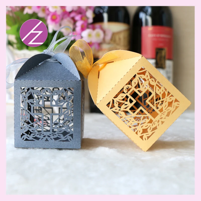 

100pcs/lot Laser Cut Carved Cross Pattern Paper Box Candy Gift Box Easter Decorations Christening & Baptism Supplies