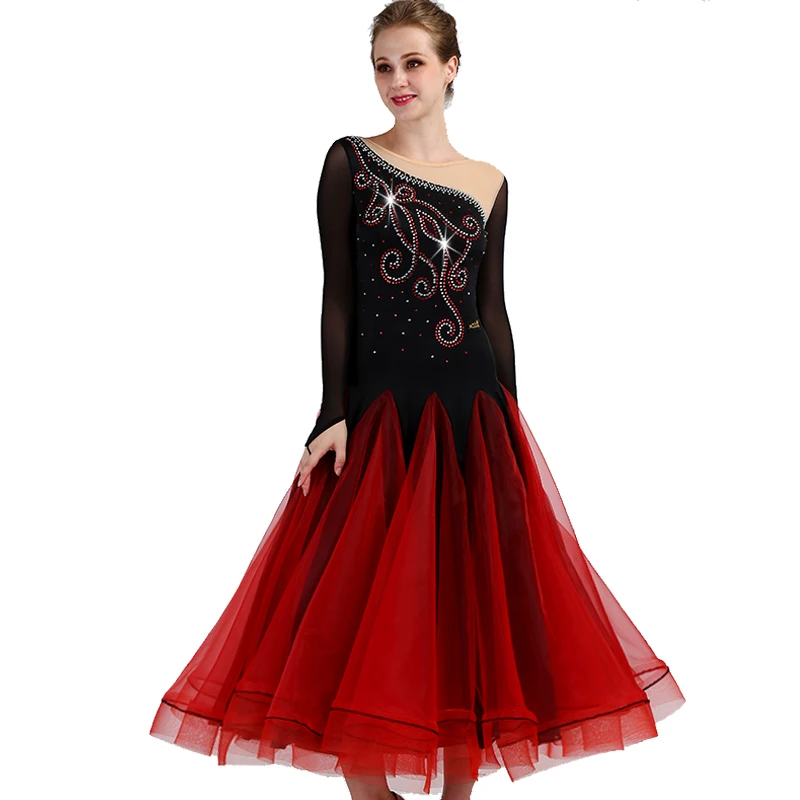 Индивидуальный костюм для выступлений и соревнований по социальному танцу