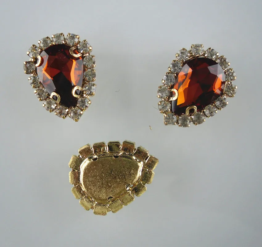 Граненая КАПЛЕВИДНАЯ чаша с нижним отверстием 10х14мм стекло кристально вокруг