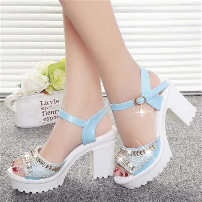 2018 summer new high-heeled women's sandals thick with rhinestone waterproof platform buckle large size | Обувь