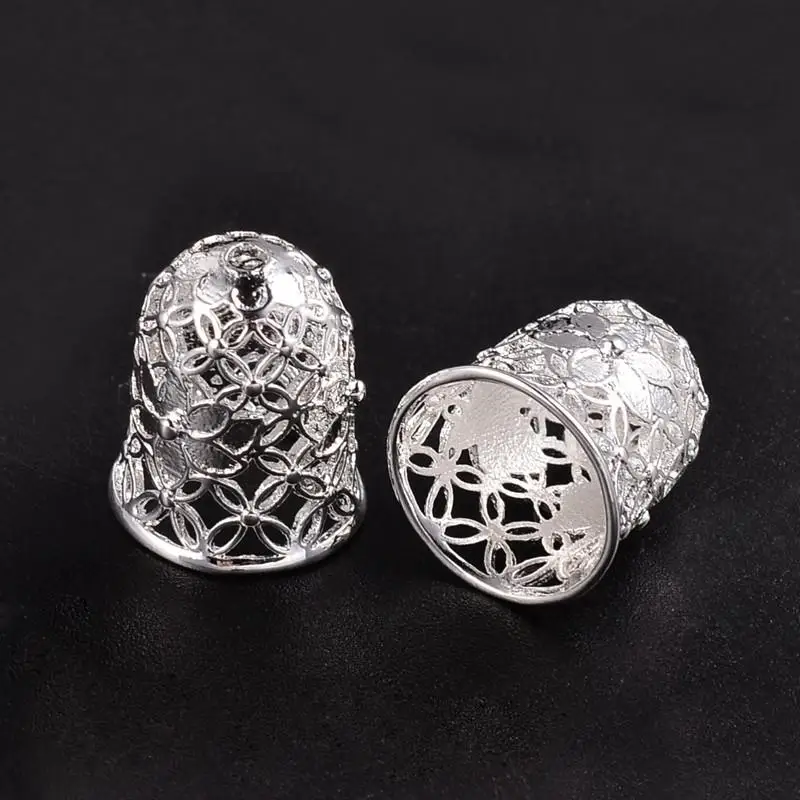 Silver 10 шт полый колокольчик с цветком, латунные бусинки для самостоятельного изготовления ювелирных изделий, аксессуары золотого, серебряного, Платинового, черного цвета, 15x12 мм, отверстие: 2 мм - Цвет: Silver