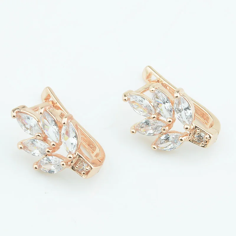 Женские белые серьги с кубическим цирконием 585 золотого цвета растительными