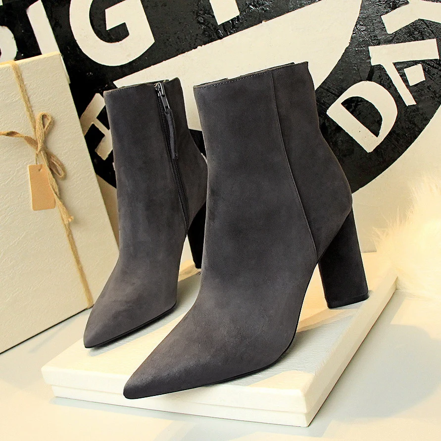 Teahoo/пикантные женские ботильоны из искусственной замши с острым носком Сезон