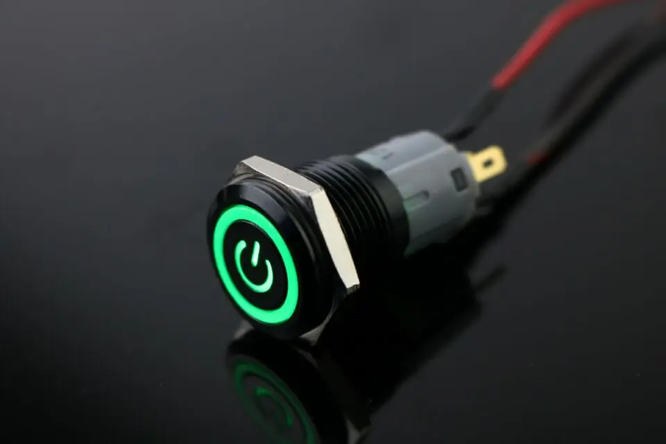 Светодиодный светильник с металлическим кнопочным выключателем 19 мм черный