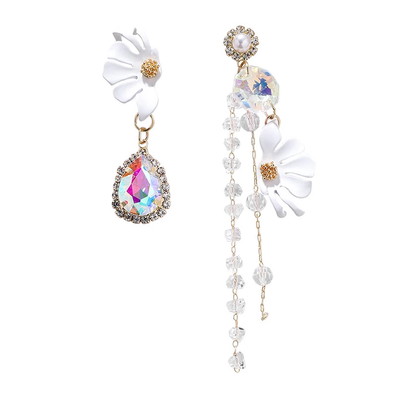 2019 Япония Корея мода Асимметричные белые лепестки кисточкой серьги сладкий