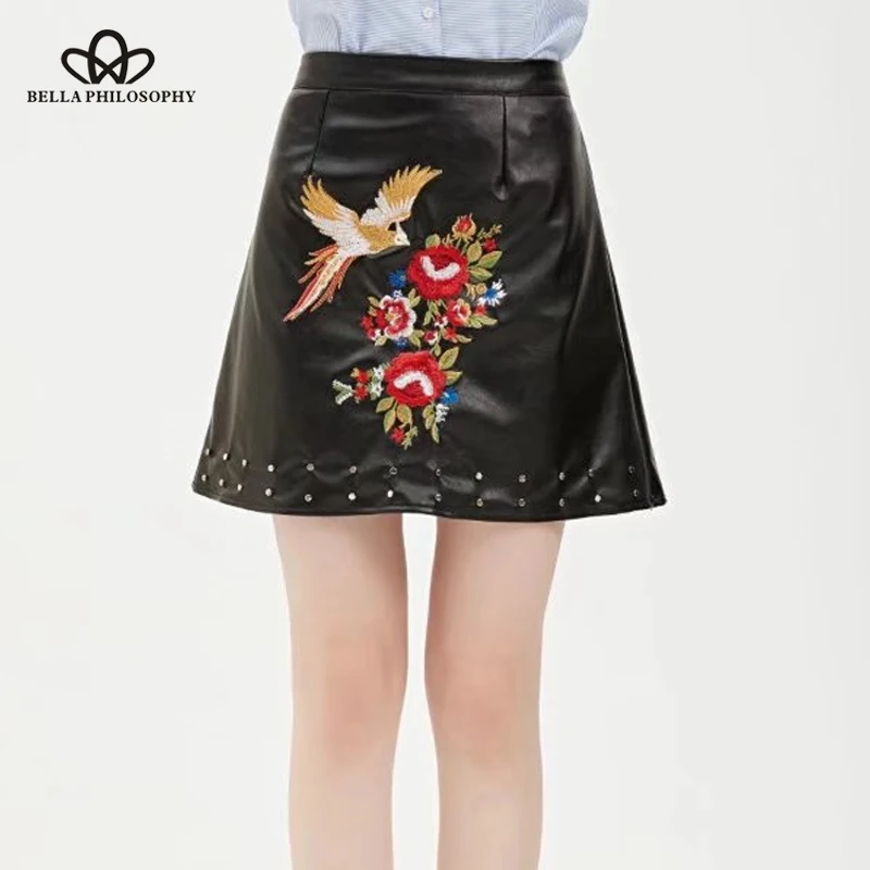 Женская юбка с заклепками Wonder из искусственной кожи цветочной вышивкой Лето