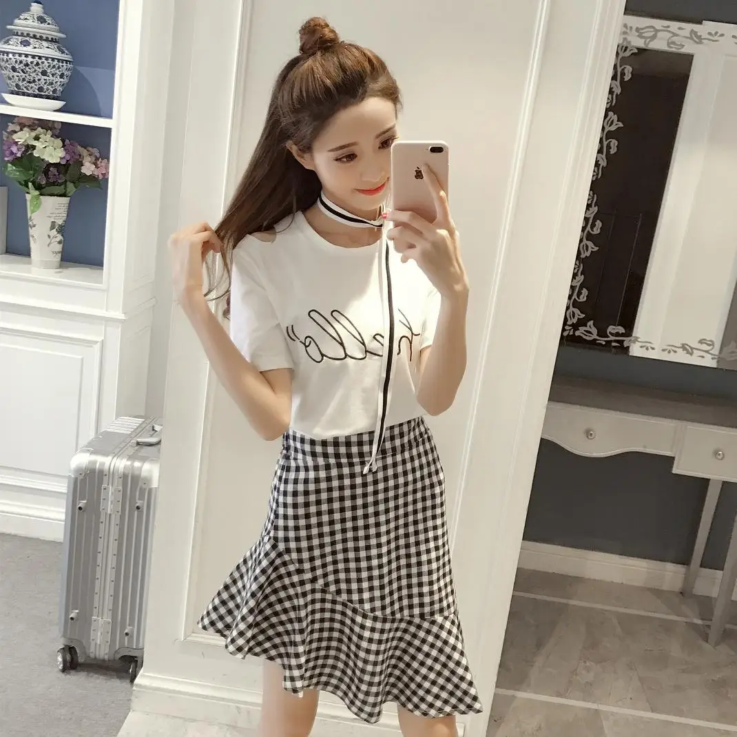 

spring summer short sleeve T-shirt with letters print shoulder girl embroidery two-piece suit fishtail skirt grid outfit vestido
