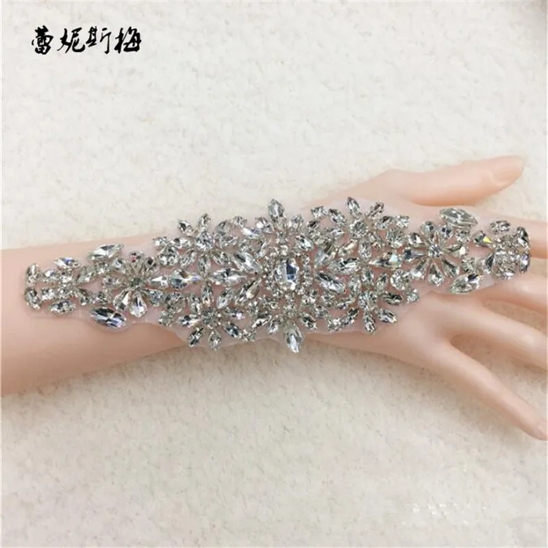 1Pc Bling Handmade Iron On Crystal Clear Rhinestone Applique for Wedding Ornaments Waist Baby Girl Hair Accessories RT097 | Дом и сад