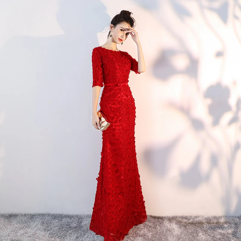 Темно синее кружевное платье с цветочным принтом и короткими рукавами