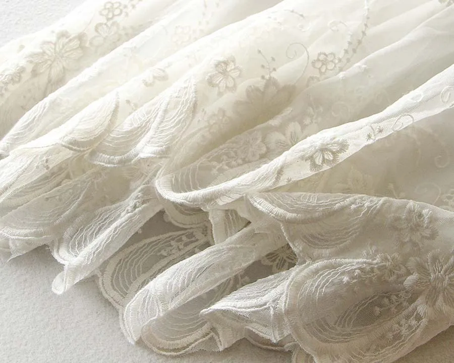 Женское платье с вышивкой повседневное однотонное принцессы модель C230 на весну и