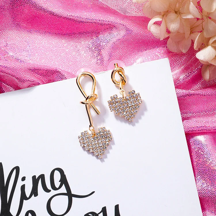 Новинка 2019 модные женские серьги-подвески стразы асимметричные с сердечками