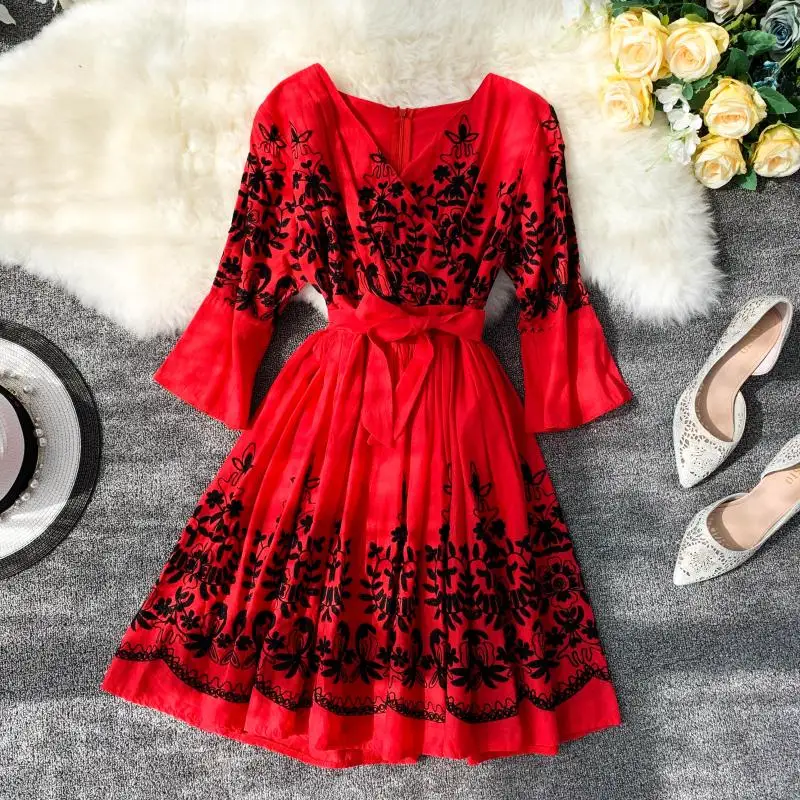 Праздничный ветер тяжелой промышленности вышитые v образный вырез и юбка годе