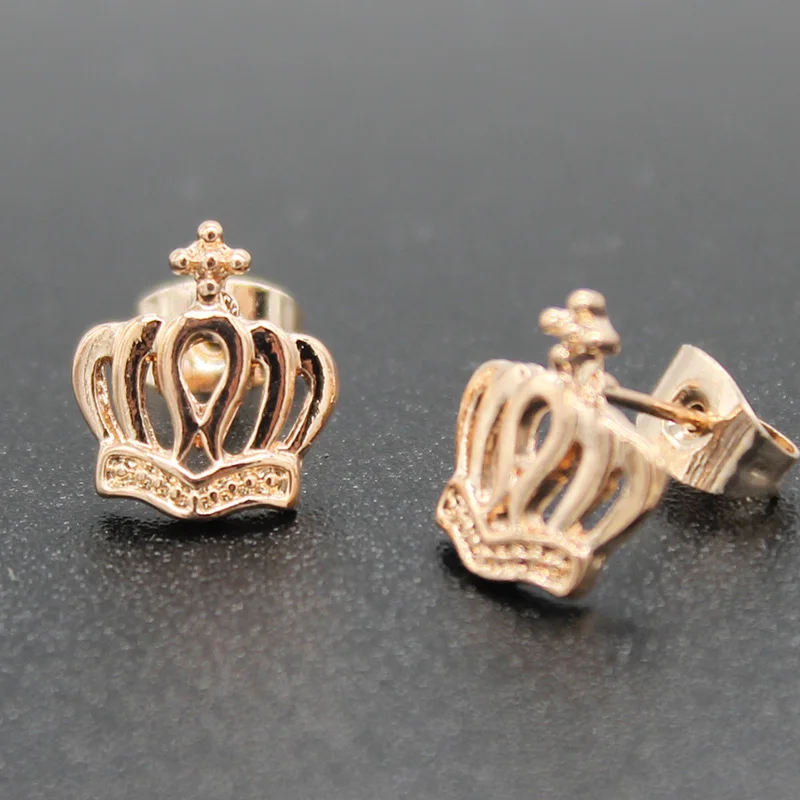 ISINYEE модные маленькие серьги гвоздики с крестом в форме короны для женщин и