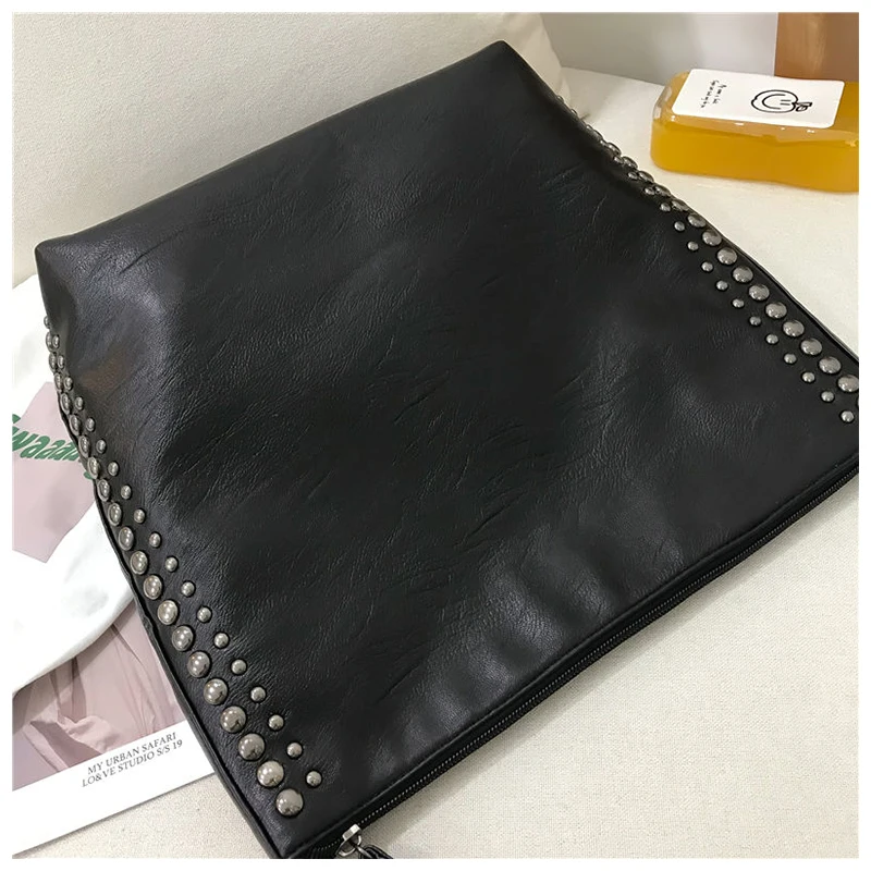 Rivets Women Large Bags Vintage Female Tote Handbags Soft Pu Leather Shoulder Bags Chain Crossbody Bag For Women Black Bolsa